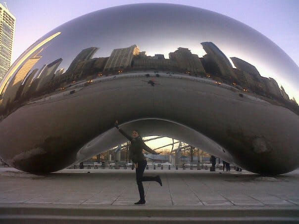 Amanda in front of The Bean sculpture in Chicago